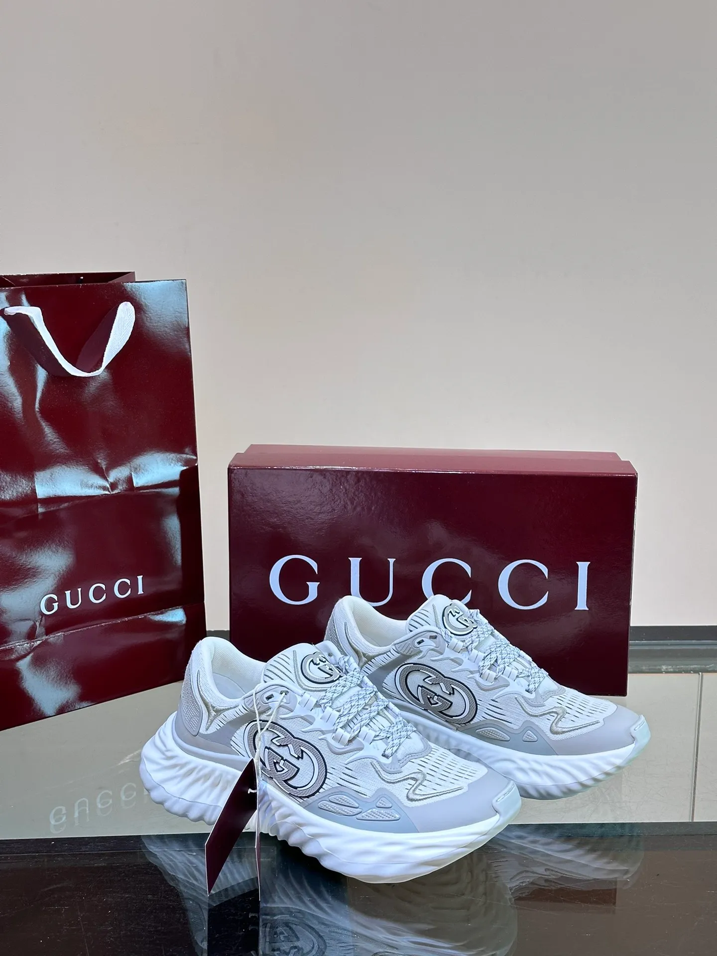 Men's Men's Shoes💰p760 "Gucc*" Ri Men's Men's Shoes💰p Men's Men's Shoes💰ple Series 2024ss👫Couple Style Casual Sports Shoes, buy the original and accurately reproduce it! Restore the quality of details, Gucci Ri men's shoes 💰p men's shoes 💰ple series sports shoes are made with innovative stitching technology to create a flowing texture like water. The leather design is paired with three-dimensional interlocking Double G leather patches and Gucci letter metal accessories, creating a free flowing texture of the entire shoe with a 3D effect. A classic and versatile piece that feels super comfortable on your feet! Male 39-44 Female 35-39